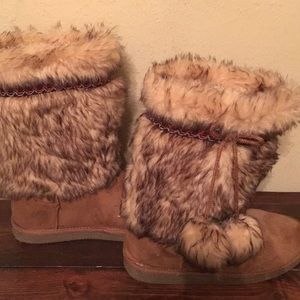 Fur boots